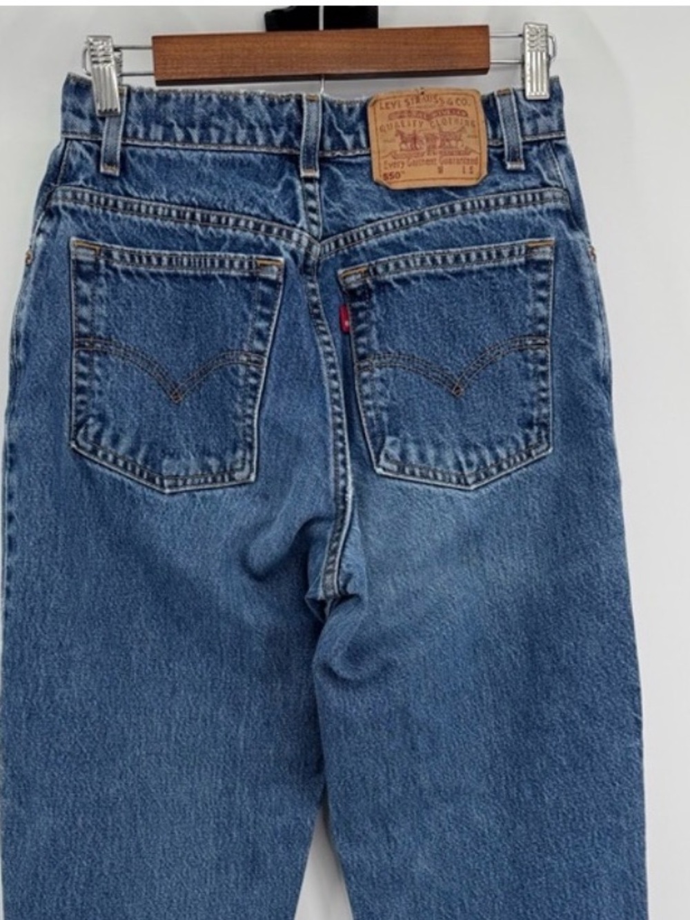 Levi's 550 Vintage Mom Jean Relaxed Fit Tapered
Leg Women's Size 8S Denim Jeans - Picture 11 of 11
